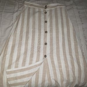 FLIRTY Casual H&M ! Linen A SkirT  ( never worn )